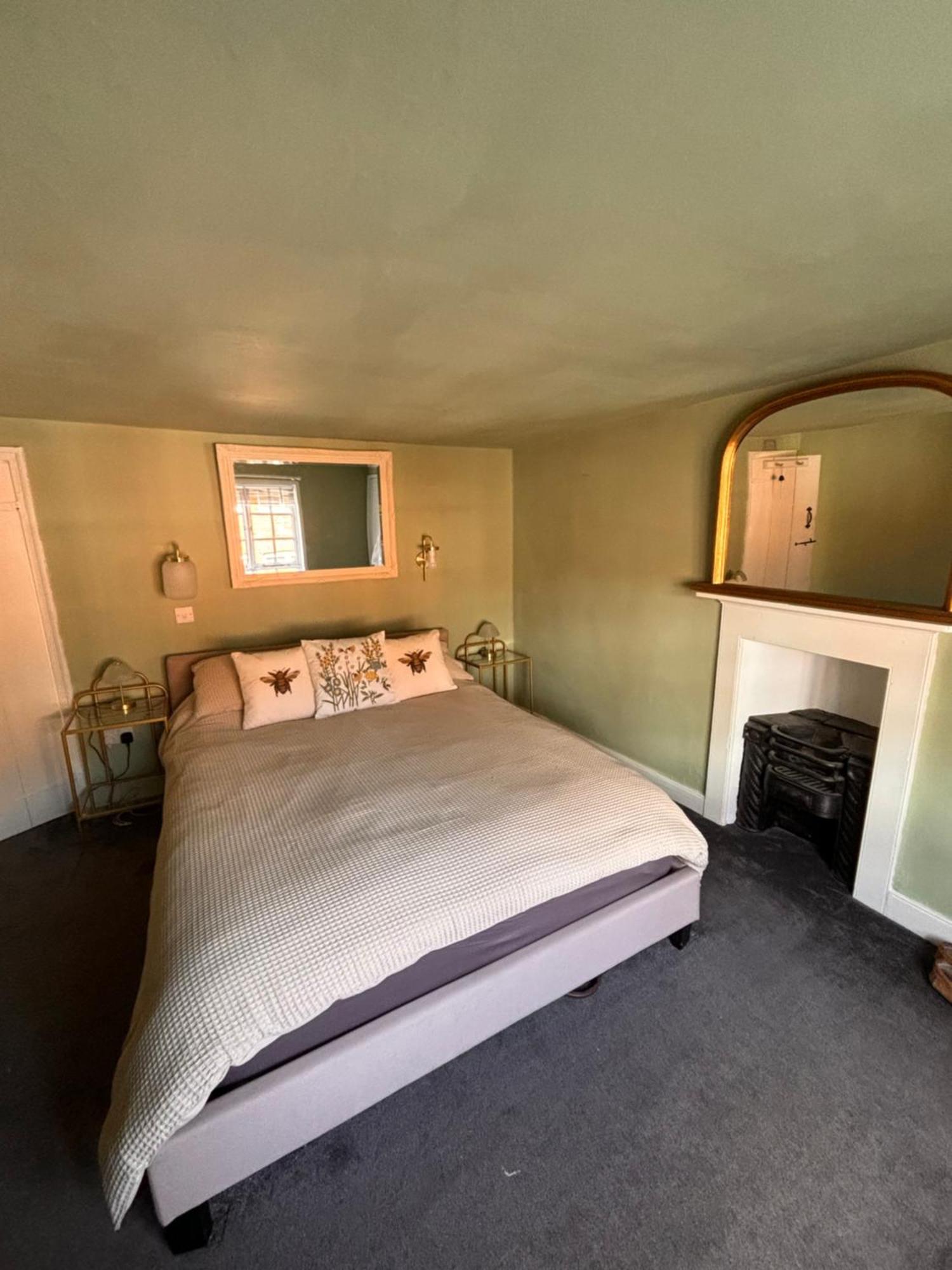 Sweet & Cosy 10 Bridewell Cottage With Parking Available Upon Request Bury St. Edmunds ภายนอก รูปภาพ