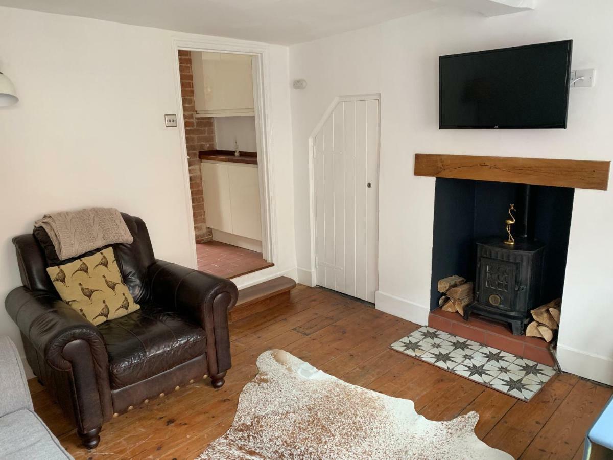 Sweet & Cosy 10 Bridewell Cottage With Parking Available Upon Request Bury St. Edmunds ภายนอก รูปภาพ